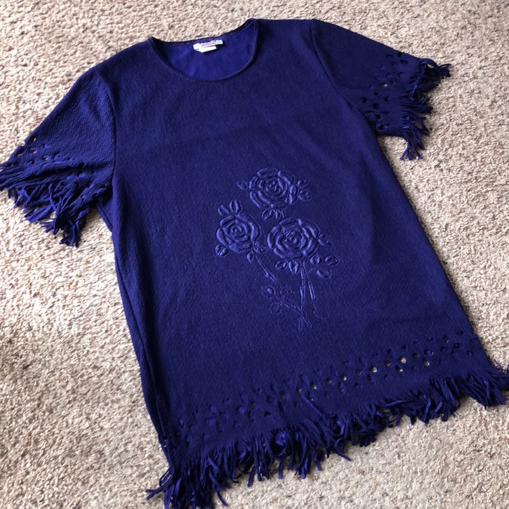 Plum colored, rose blouse with fringe. Small